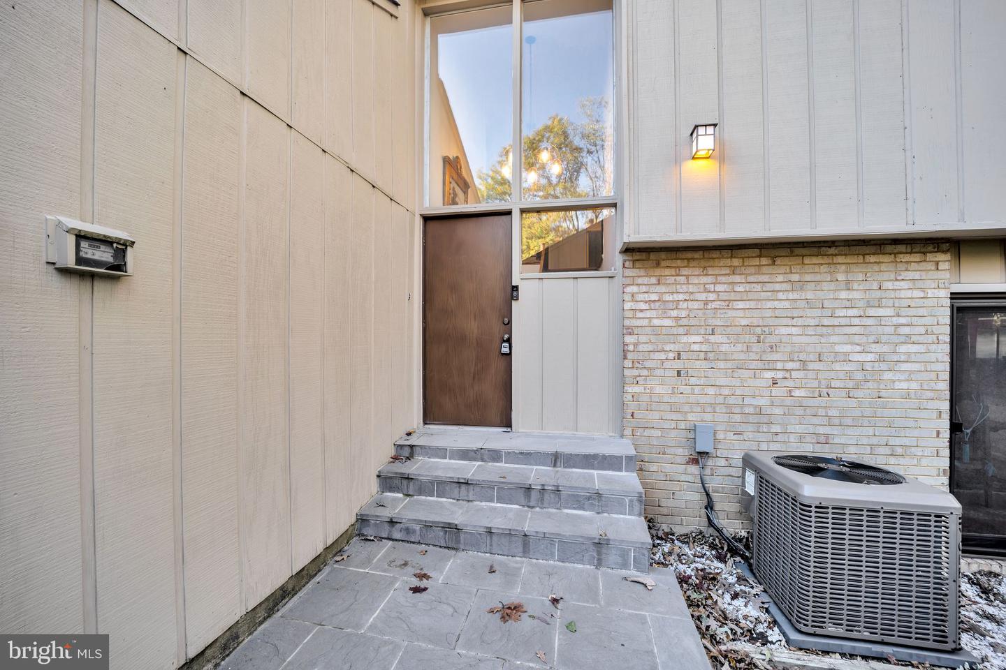 12106 QUORN LN, RESTON, Virginia 20191, 4 Bedrooms Bedrooms, ,2 BathroomsBathrooms,Residential,For sale,12106 QUORN LN,VAFX2240458 MLS # VAFX2240458
