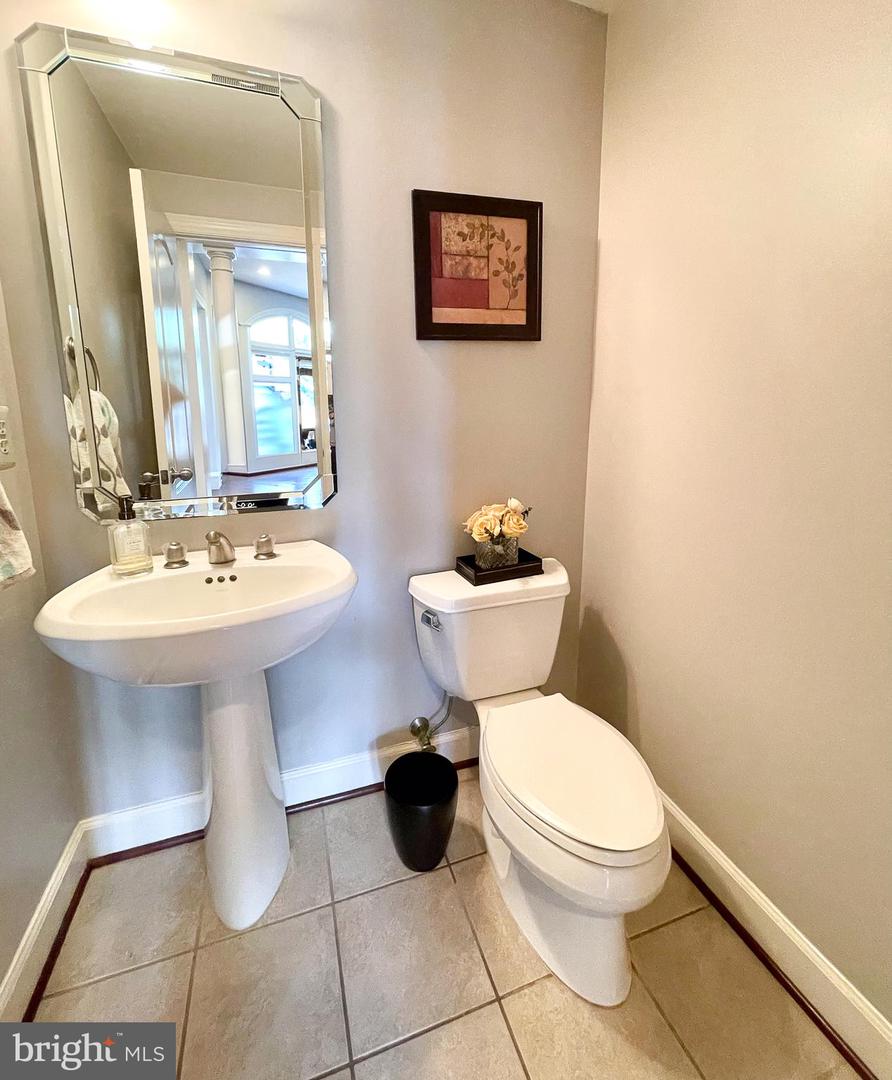 22995 LOIS LN, BRAMBLETON, Virginia 20148, 5 Bedrooms Bedrooms, ,4 BathroomsBathrooms,Residential,For sale,22995 LOIS LN,VALO2096274 MLS # VALO2096274
