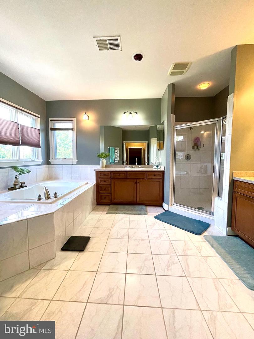 22995 LOIS LN, BRAMBLETON, Virginia 20148, 5 Bedrooms Bedrooms, ,4 BathroomsBathrooms,Residential,For sale,22995 LOIS LN,VALO2096274 MLS # VALO2096274