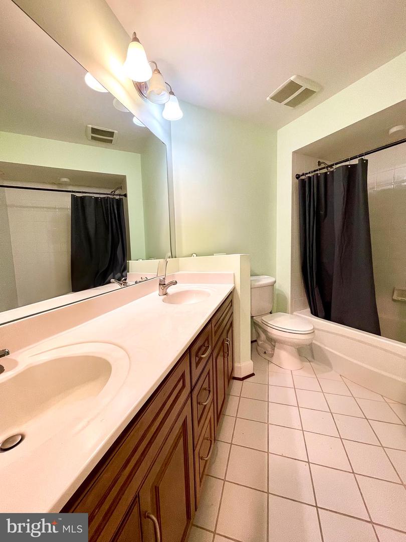 22995 LOIS LN, BRAMBLETON, Virginia 20148, 5 Bedrooms Bedrooms, ,4 BathroomsBathrooms,Residential,For sale,22995 LOIS LN,VALO2096274 MLS # VALO2096274