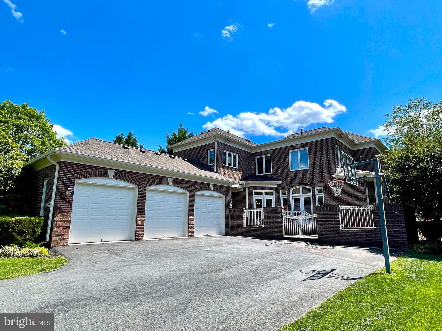 22995 LOIS LN, BRAMBLETON, Virginia 20148, 5 Bedrooms Bedrooms, ,4 BathroomsBathrooms,Residential,For sale,22995 LOIS LN,VALO2096274 MLS # VALO2096274