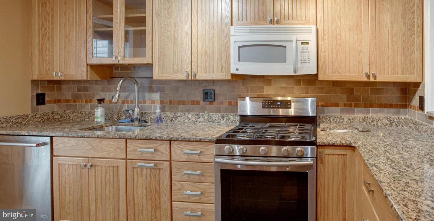 11998 CARDAMOM DR #11998, WOODBRIDGE, Virginia 22192, 2 Bedrooms Bedrooms, ,1 BathroomBathrooms,Residential,For sale,11998 CARDAMOM DR #11998,VAPW2095238 MLS # VAPW2095238