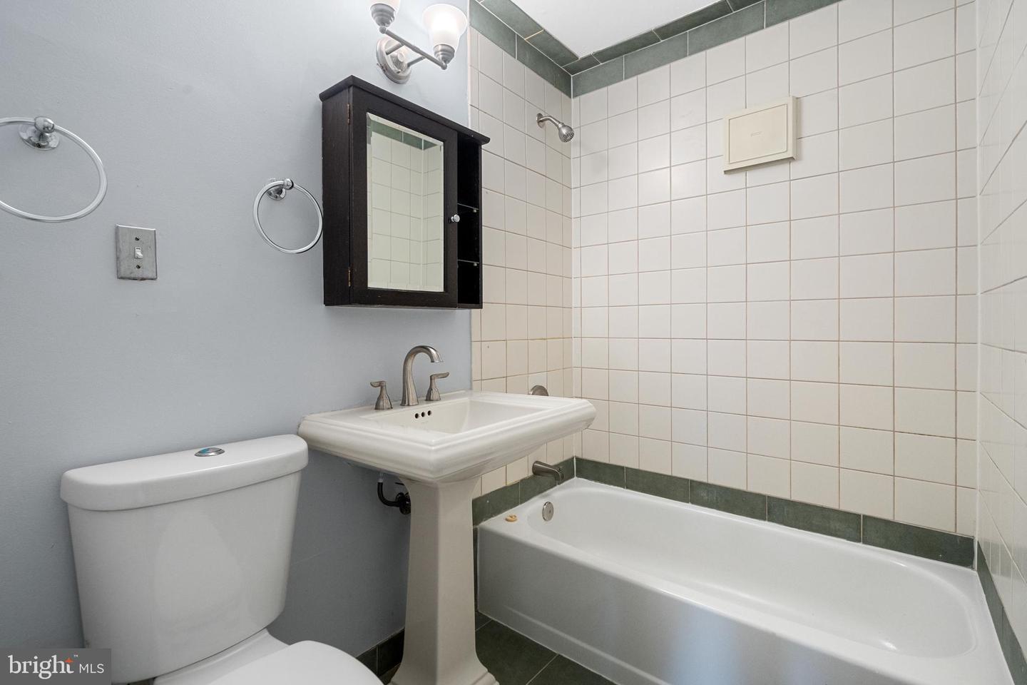 5604 EDGEMONT DR, ALEXANDRIA, Virginia 22310, 3 Bedrooms Bedrooms, ,2 BathroomsBathrooms,Residential,For sale,5604 EDGEMONT DR,VAFX2242646 MLS # VAFX2242646