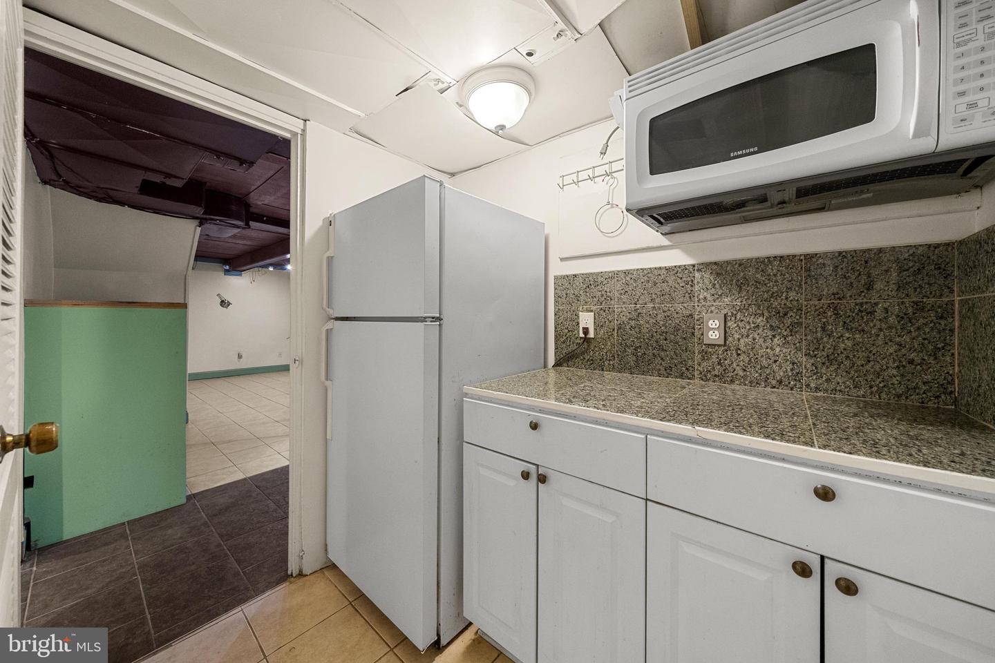 5604 EDGEMONT DR, ALEXANDRIA, Virginia 22310, 3 Bedrooms Bedrooms, ,2 BathroomsBathrooms,Residential,For sale,5604 EDGEMONT DR,VAFX2242646 MLS # VAFX2242646