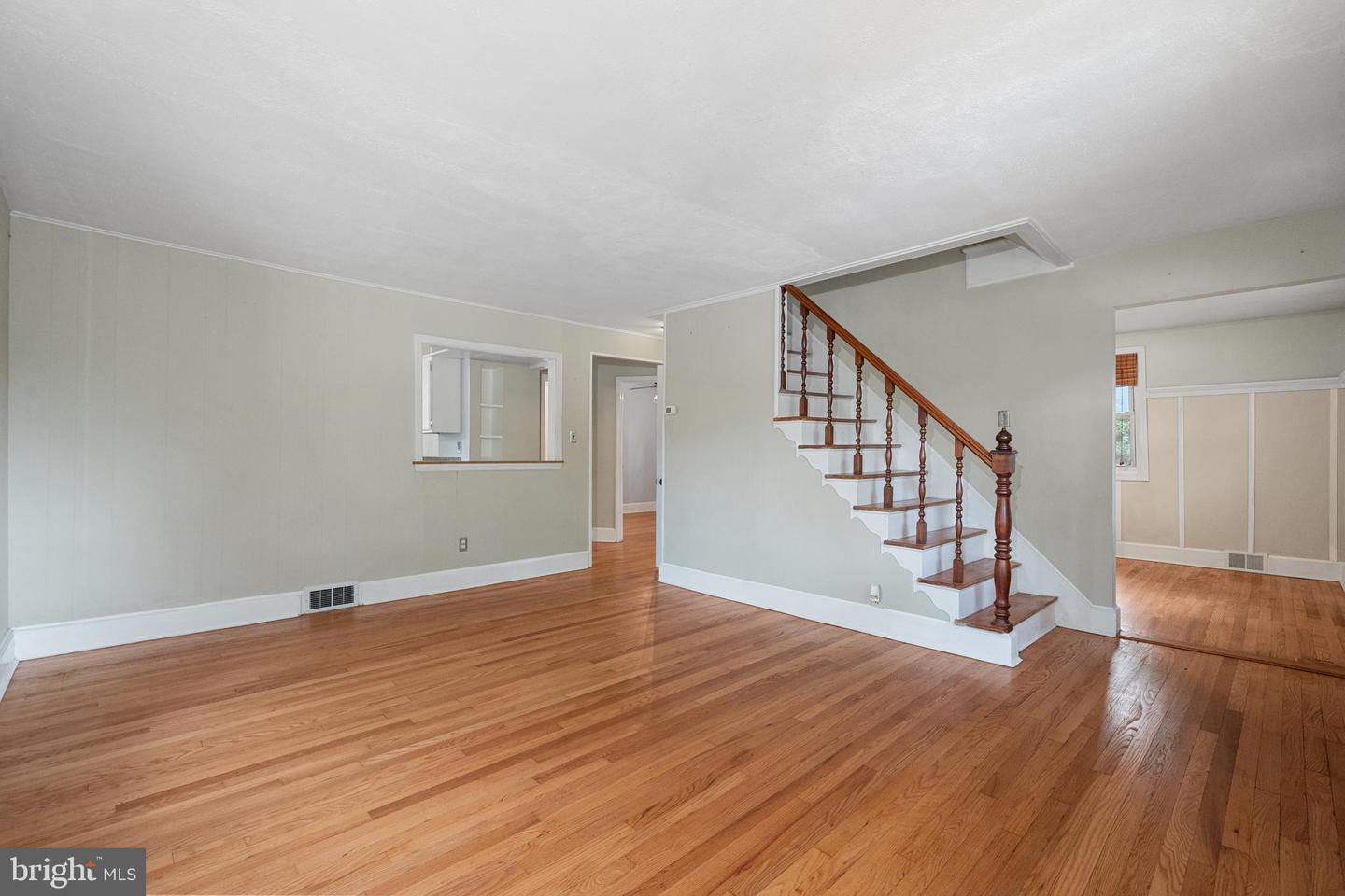 5604 EDGEMONT DR, ALEXANDRIA, Virginia 22310, 3 Bedrooms Bedrooms, ,2 BathroomsBathrooms,Residential,For sale,5604 EDGEMONT DR,VAFX2242646 MLS # VAFX2242646