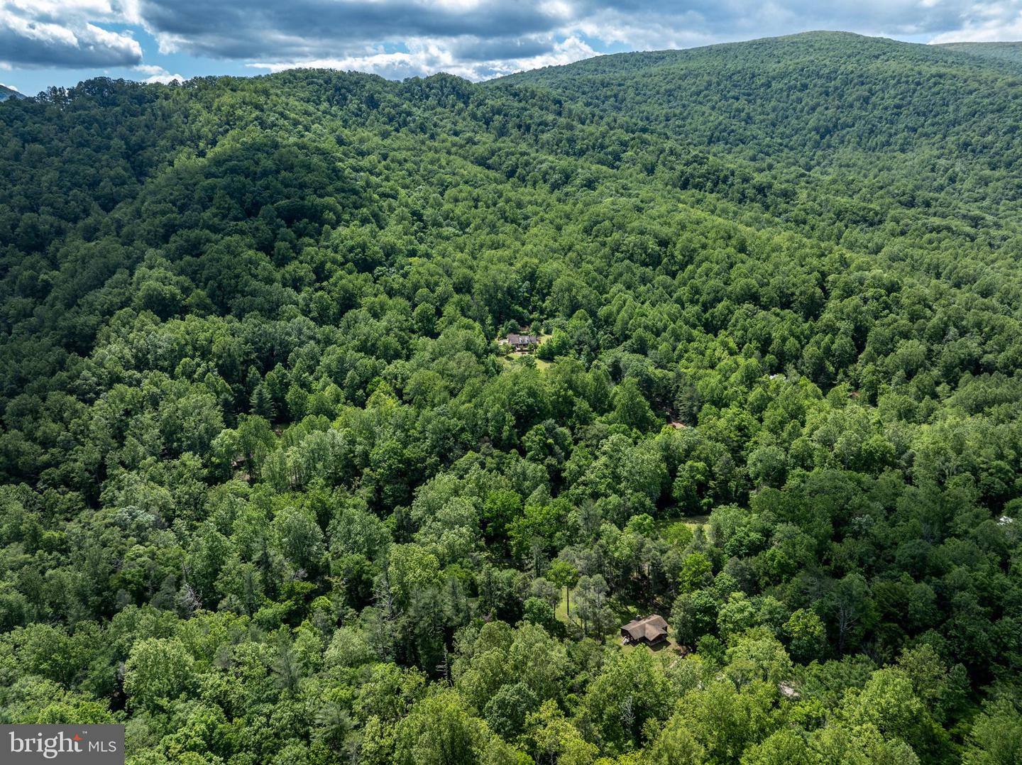 60 MOUNTAIN BREEZE LN, SYRIA, Virginia 22743, 5 Bedrooms Bedrooms, ,2 BathroomsBathrooms,Residential,For sale,60 MOUNTAIN BREEZE LN,VAMA2002242 MLS # VAMA2002242