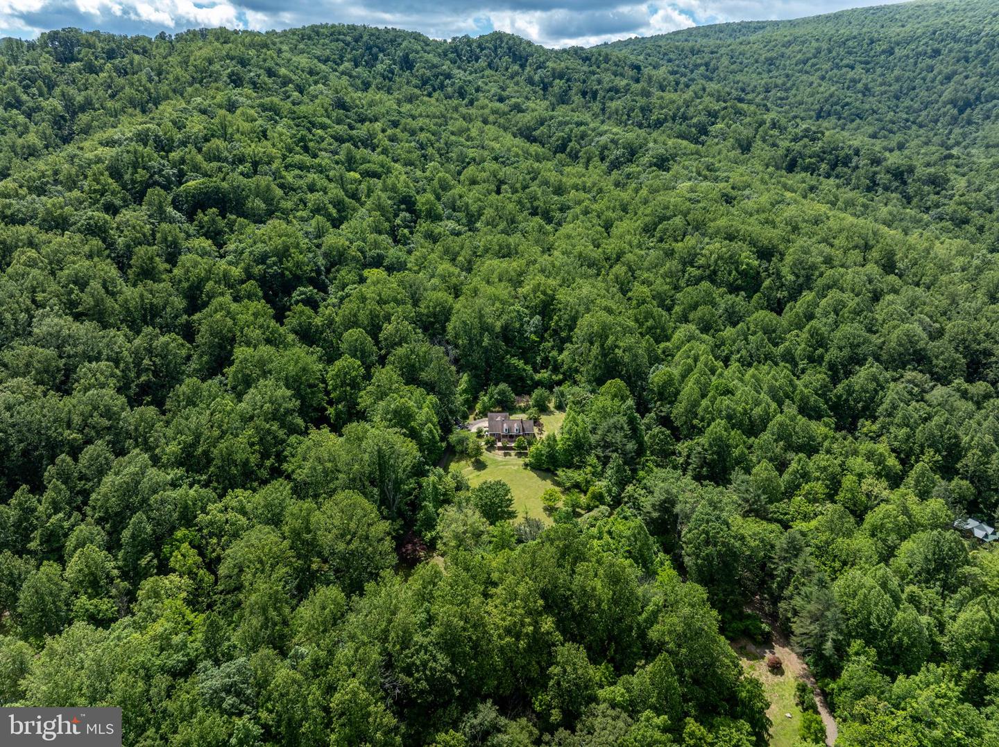 60 MOUNTAIN BREEZE LN, SYRIA, Virginia 22743, 5 Bedrooms Bedrooms, ,2 BathroomsBathrooms,Residential,For sale,60 MOUNTAIN BREEZE LN,VAMA2002242 MLS # VAMA2002242