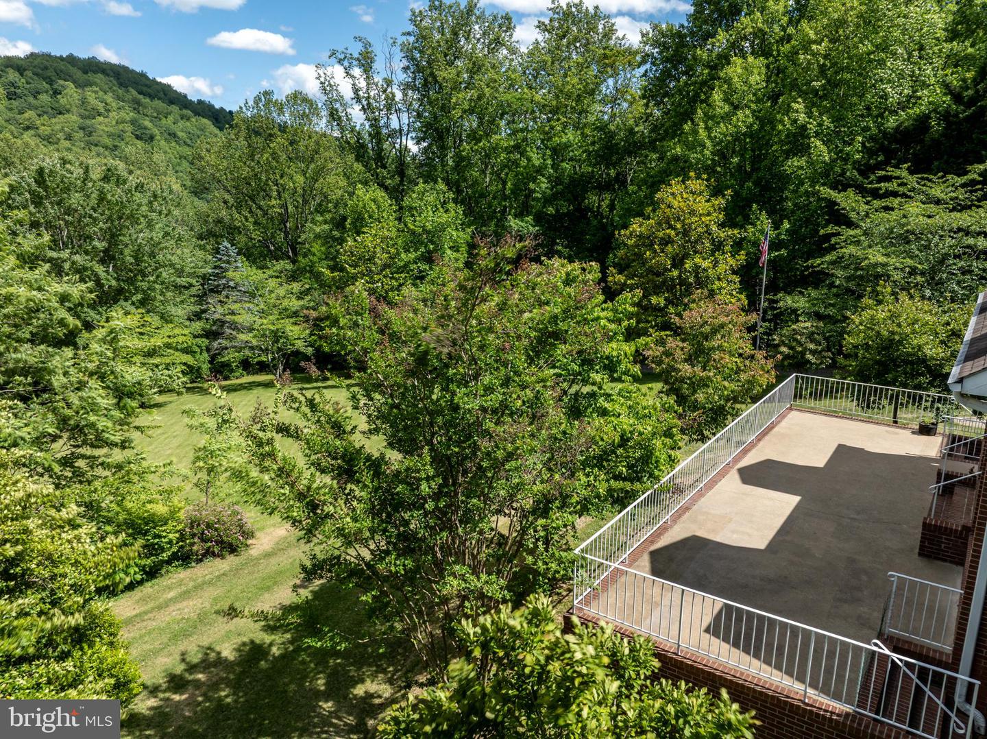 60 MOUNTAIN BREEZE LN, SYRIA, Virginia 22743, 5 Bedrooms Bedrooms, ,2 BathroomsBathrooms,Residential,For sale,60 MOUNTAIN BREEZE LN,VAMA2002242 MLS # VAMA2002242