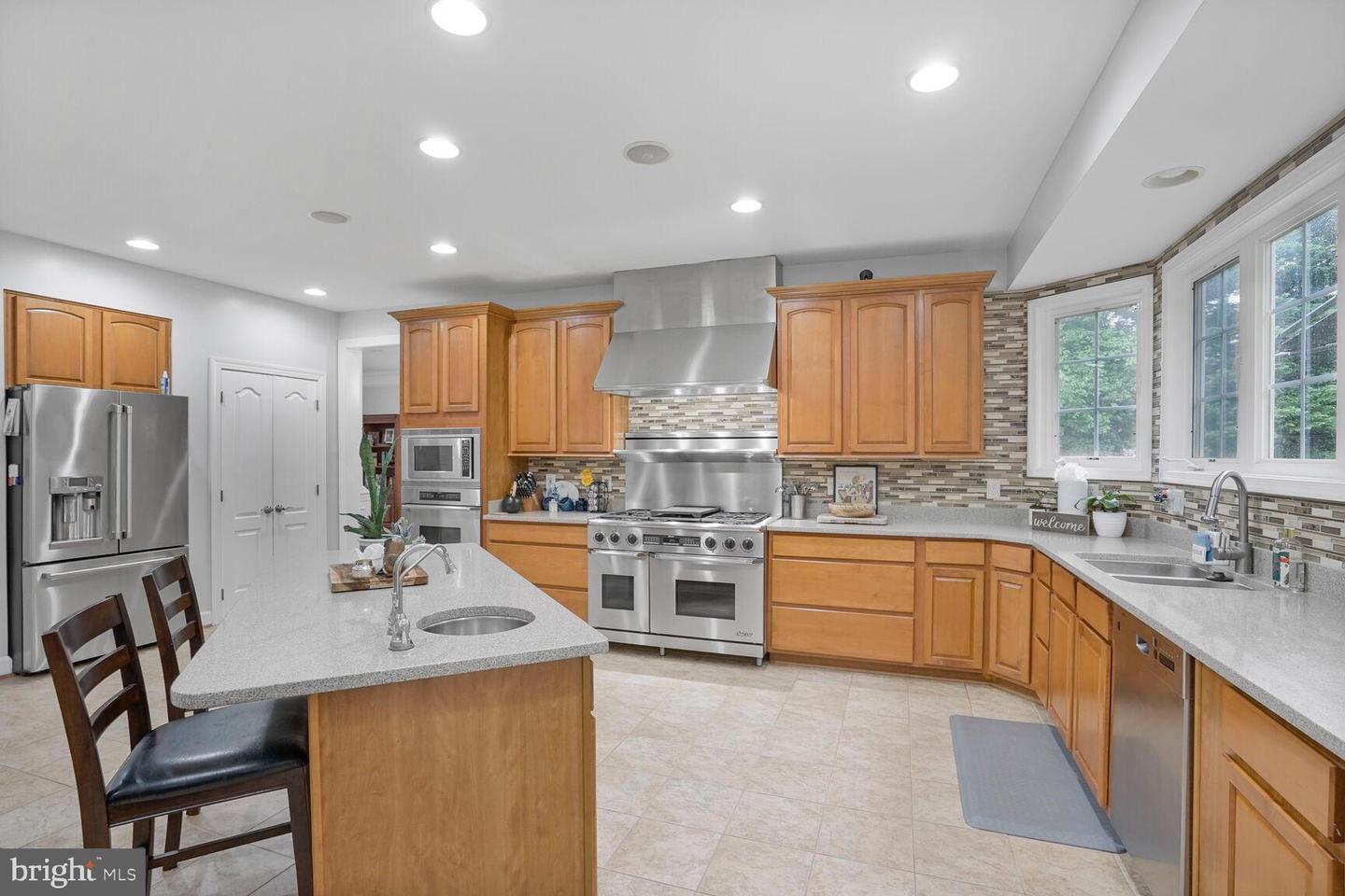 4904 CHARMED CT, WOODBRIDGE, Virginia 22192, 5 Bedrooms Bedrooms, 16 Rooms Rooms,4 BathroomsBathrooms,Residential,For sale,4904 CHARMED CT,VAPW2095612 MLS # VAPW2095612