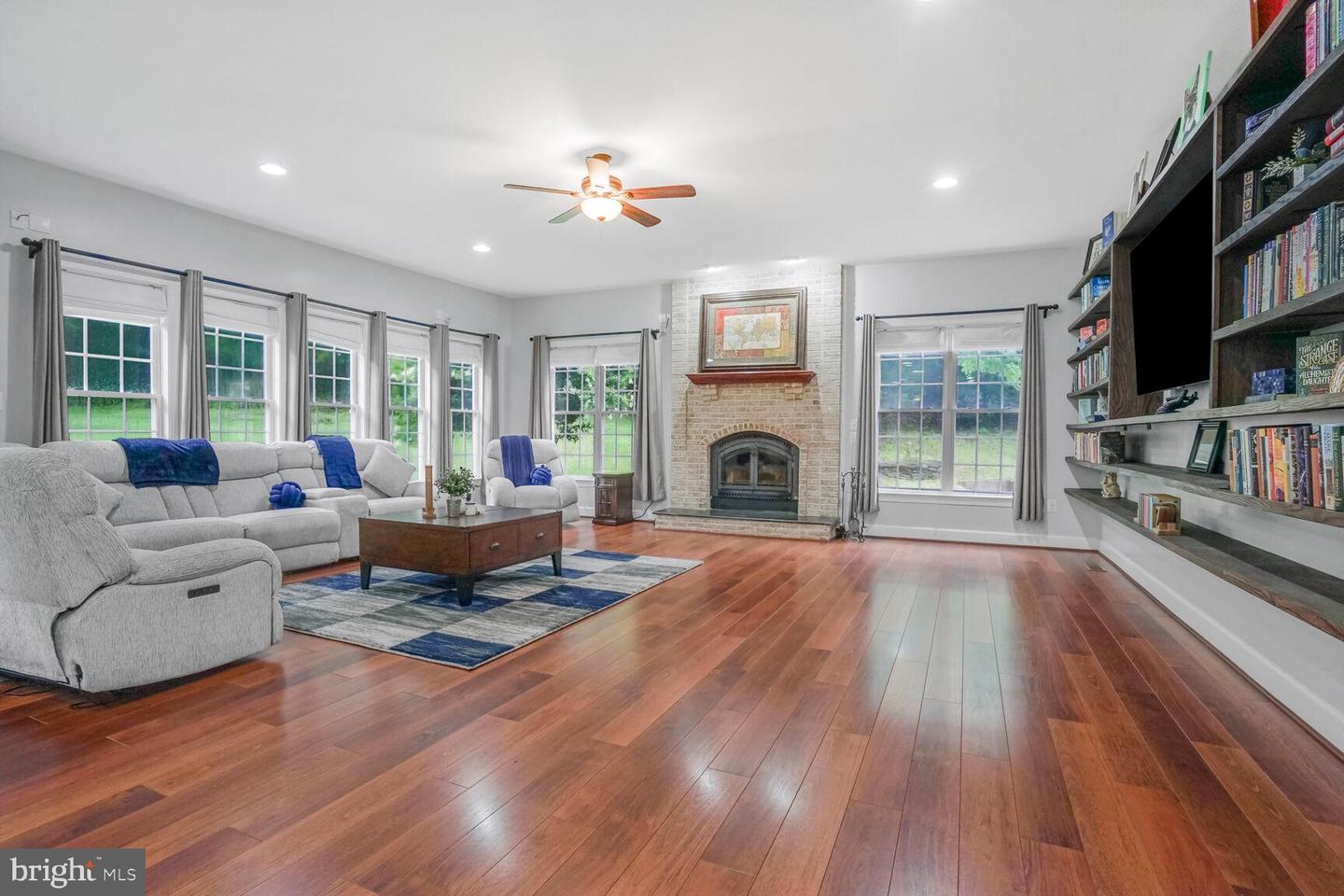 4904 CHARMED CT, WOODBRIDGE, Virginia 22192, 5 Bedrooms Bedrooms, 16 Rooms Rooms,4 BathroomsBathrooms,Residential,For sale,4904 CHARMED CT,VAPW2095612 MLS # VAPW2095612