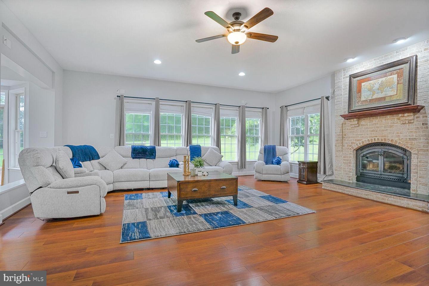 4904 CHARMED CT, WOODBRIDGE, Virginia 22192, 5 Bedrooms Bedrooms, 16 Rooms Rooms,4 BathroomsBathrooms,Residential,For sale,4904 CHARMED CT,VAPW2095612 MLS # VAPW2095612