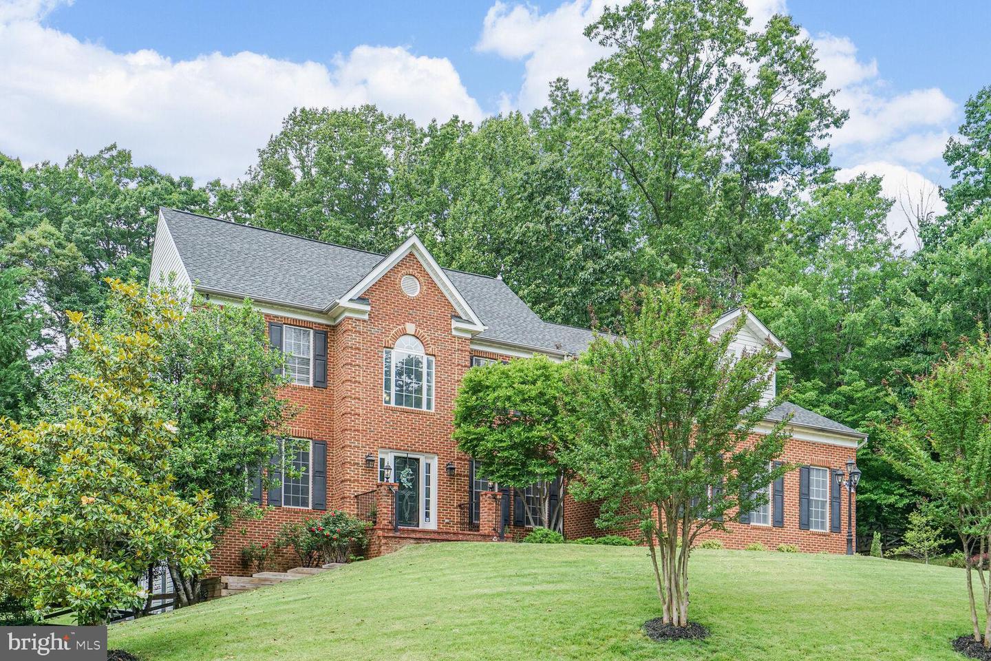 4904 CHARMED CT, WOODBRIDGE, Virginia 22192, 5 Bedrooms Bedrooms, 16 Rooms Rooms,4 BathroomsBathrooms,Residential,For sale,4904 CHARMED CT,VAPW2095612 MLS # VAPW2095612