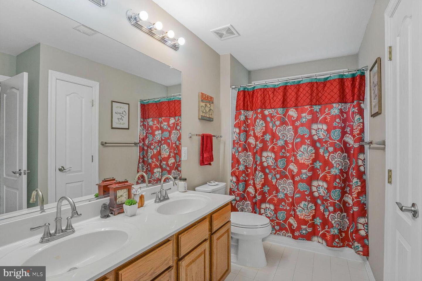 4904 CHARMED CT, WOODBRIDGE, Virginia 22192, 5 Bedrooms Bedrooms, 16 Rooms Rooms,4 BathroomsBathrooms,Residential,For sale,4904 CHARMED CT,VAPW2095612 MLS # VAPW2095612