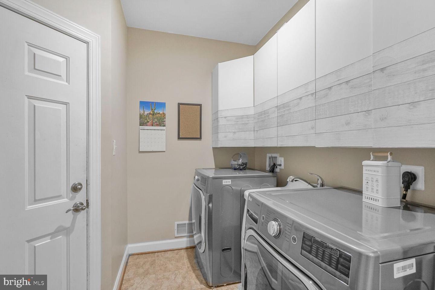 4904 CHARMED CT, WOODBRIDGE, Virginia 22192, 5 Bedrooms Bedrooms, 16 Rooms Rooms,4 BathroomsBathrooms,Residential,For sale,4904 CHARMED CT,VAPW2095612 MLS # VAPW2095612