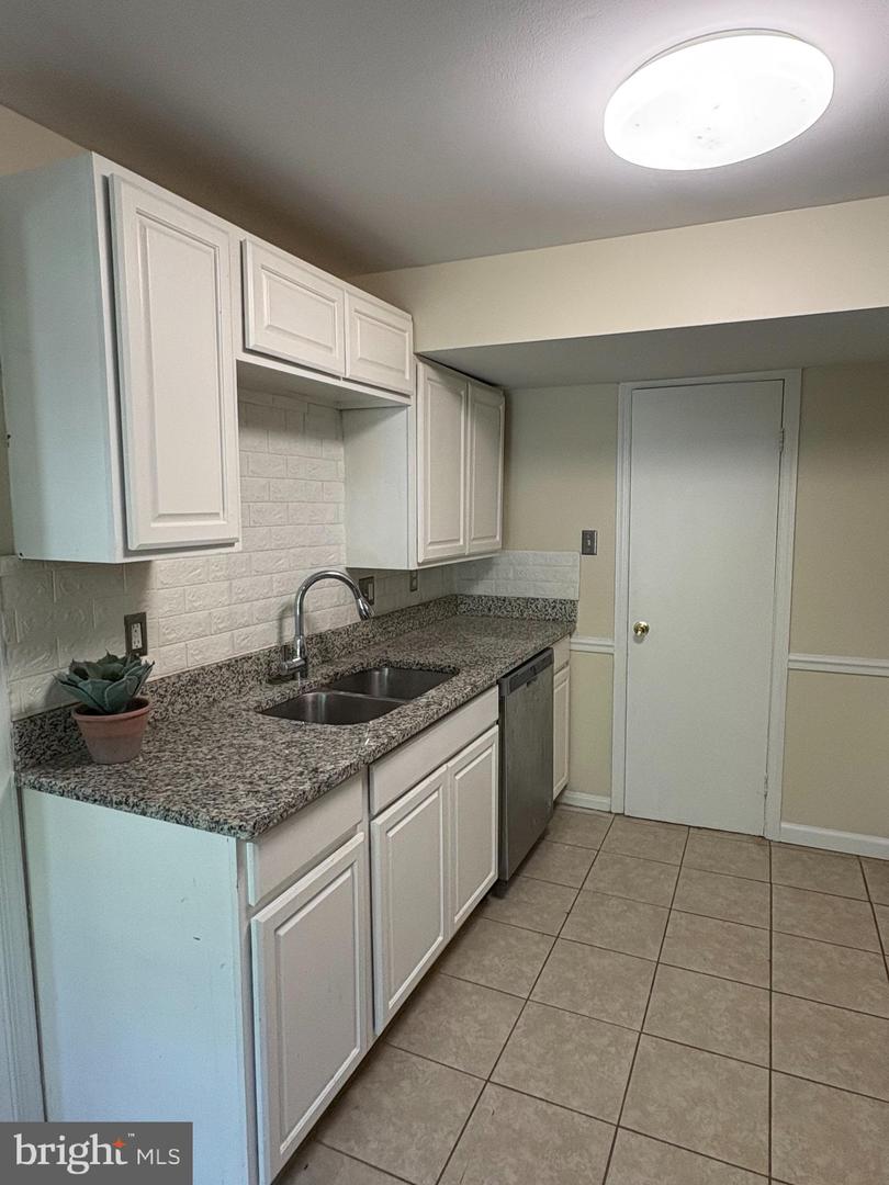 8141 LAKEPARK DR, ALEXANDRIA, Virginia 22309, 4 Bedrooms Bedrooms, ,2 BathroomsBathrooms,Residential,For sale,8141 LAKEPARK DR,VAFX2243168 MLS # VAFX2243168