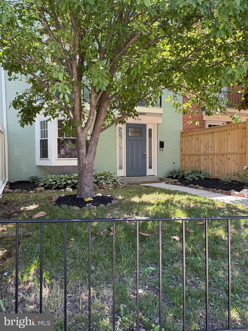 8141 LAKEPARK DR, ALEXANDRIA, Virginia 22309, 4 Bedrooms Bedrooms, ,2 BathroomsBathrooms,Residential,For sale,8141 LAKEPARK DR,VAFX2243168 MLS # VAFX2243168