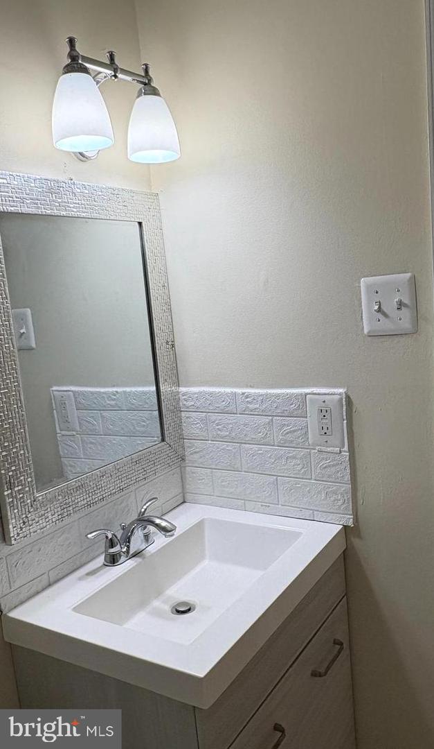 8141 LAKEPARK DR, ALEXANDRIA, Virginia 22309, 4 Bedrooms Bedrooms, ,2 BathroomsBathrooms,Residential,For sale,8141 LAKEPARK DR,VAFX2243168 MLS # VAFX2243168