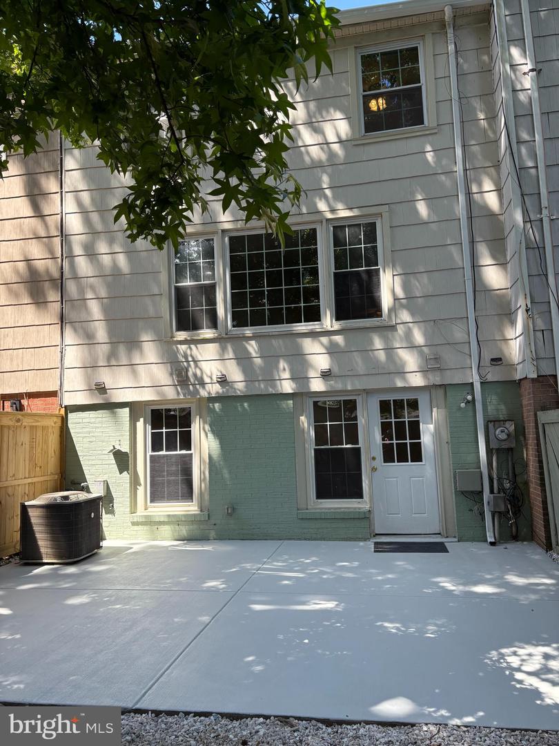 8141 LAKEPARK DR, ALEXANDRIA, Virginia 22309, 4 Bedrooms Bedrooms, ,2 BathroomsBathrooms,Residential,For sale,8141 LAKEPARK DR,VAFX2243168 MLS # VAFX2243168
