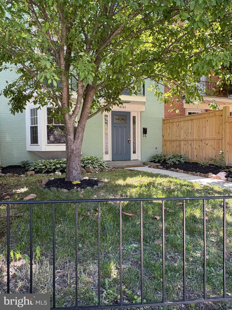 8141 LAKEPARK DR, ALEXANDRIA, Virginia 22309, 4 Bedrooms Bedrooms, ,2 BathroomsBathrooms,Residential,For sale,8141 LAKEPARK DR,VAFX2243168 MLS # VAFX2243168