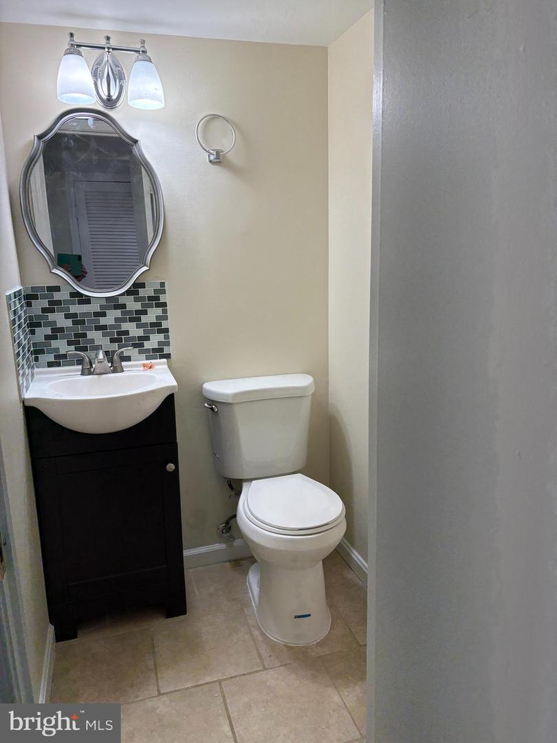 8141 LAKEPARK DR, ALEXANDRIA, Virginia 22309, 4 Bedrooms Bedrooms, ,2 BathroomsBathrooms,Residential,For sale,8141 LAKEPARK DR,VAFX2243168 MLS # VAFX2243168
