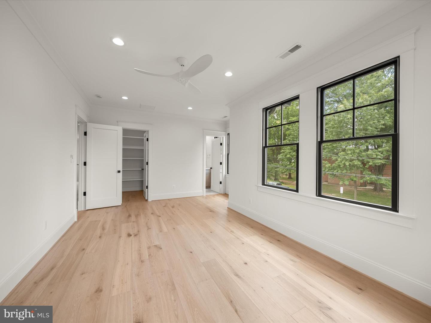 2951 N NOTTINGHAM ST, ARLINGTON, Virginia 22207, 6 Bedrooms Bedrooms, ,6 BathroomsBathrooms,Residential,For sale,2951 N NOTTINGHAM ST,VAAR2055194 MLS # VAAR2055194