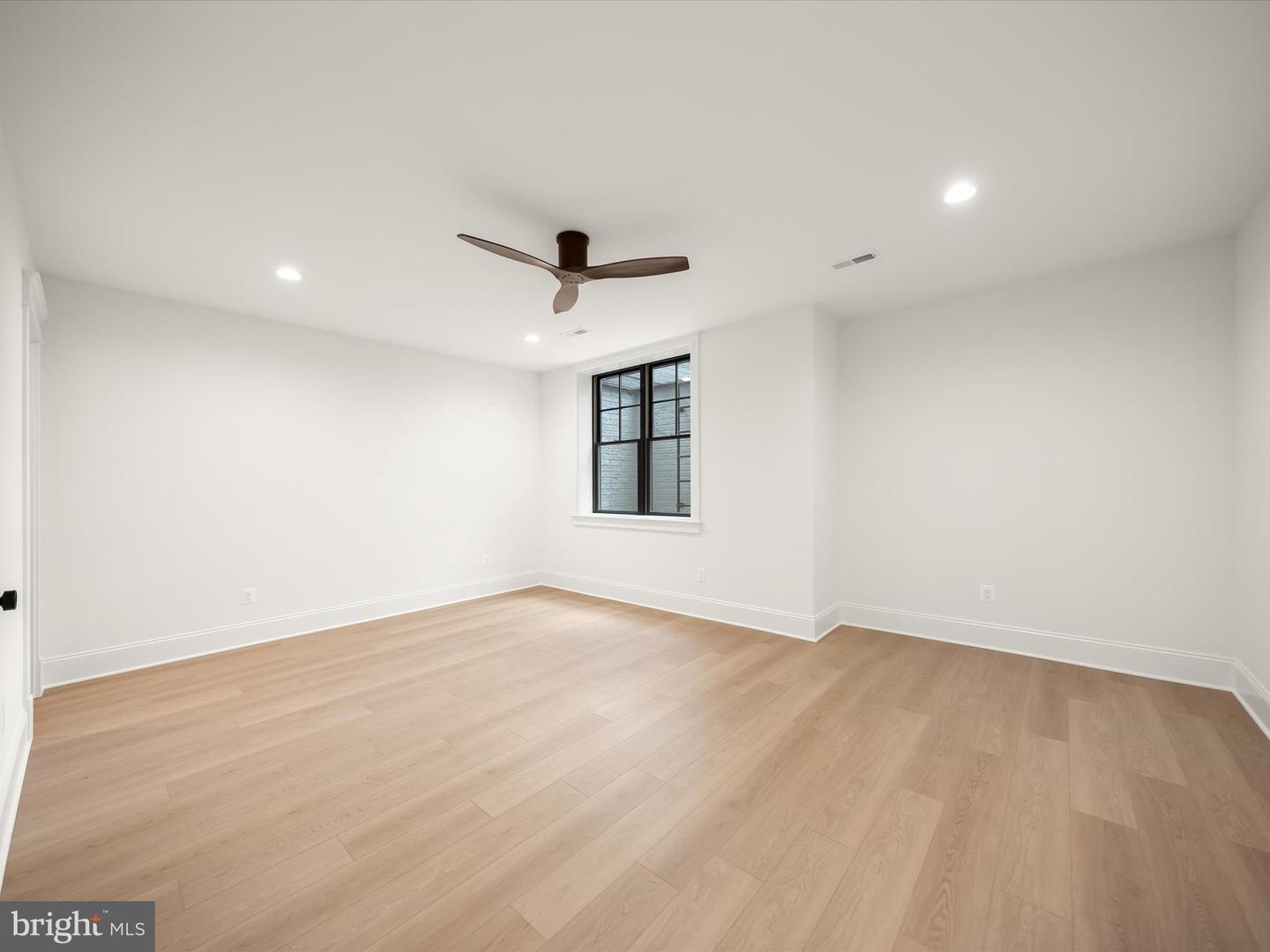 2951 N NOTTINGHAM ST, ARLINGTON, Virginia 22207, 6 Bedrooms Bedrooms, ,6 BathroomsBathrooms,Residential,For sale,2951 N NOTTINGHAM ST,VAAR2055194 MLS # VAAR2055194