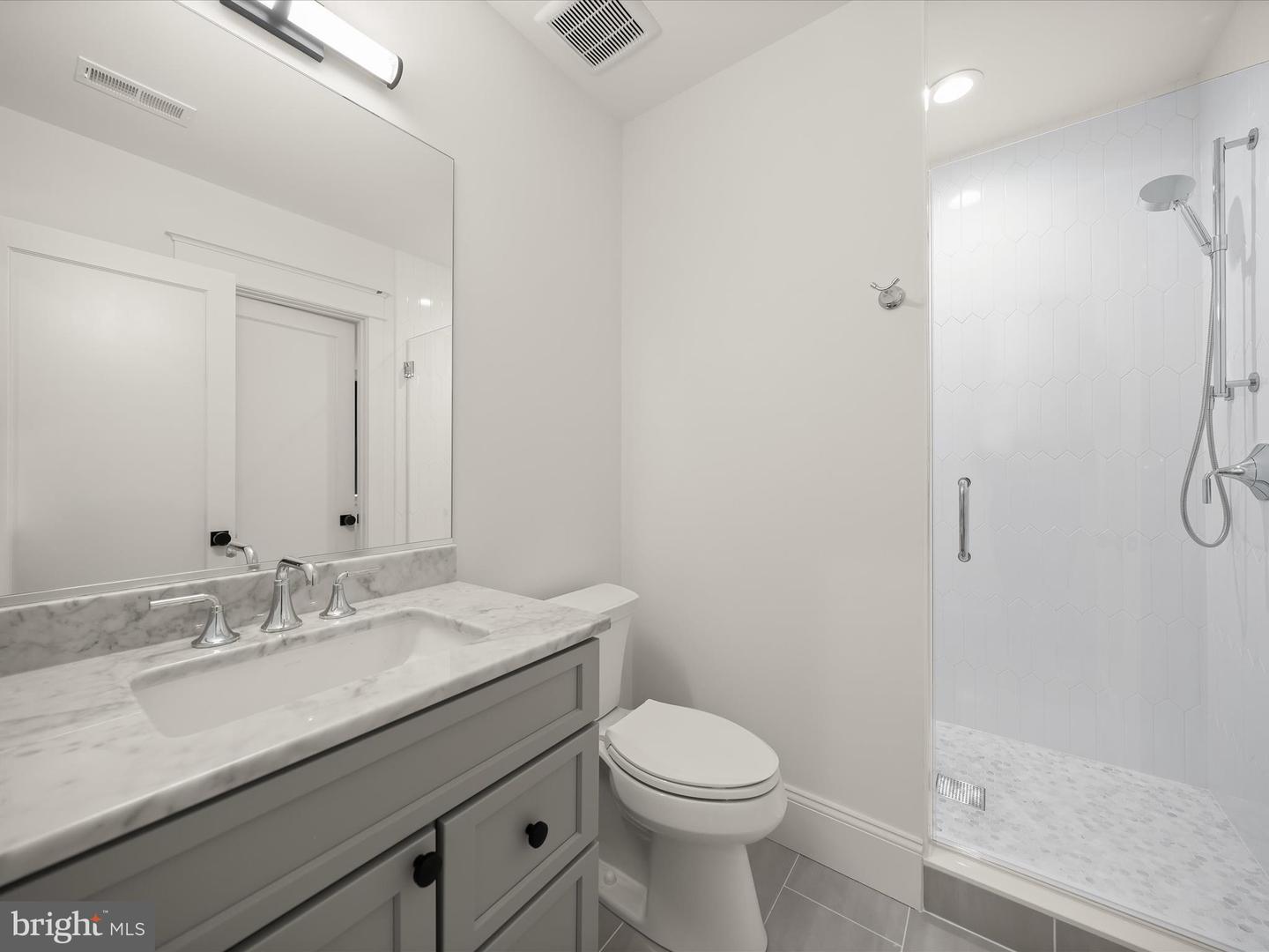 2951 N NOTTINGHAM ST, ARLINGTON, Virginia 22207, 6 Bedrooms Bedrooms, ,6 BathroomsBathrooms,Residential,For sale,2951 N NOTTINGHAM ST,VAAR2055194 MLS # VAAR2055194