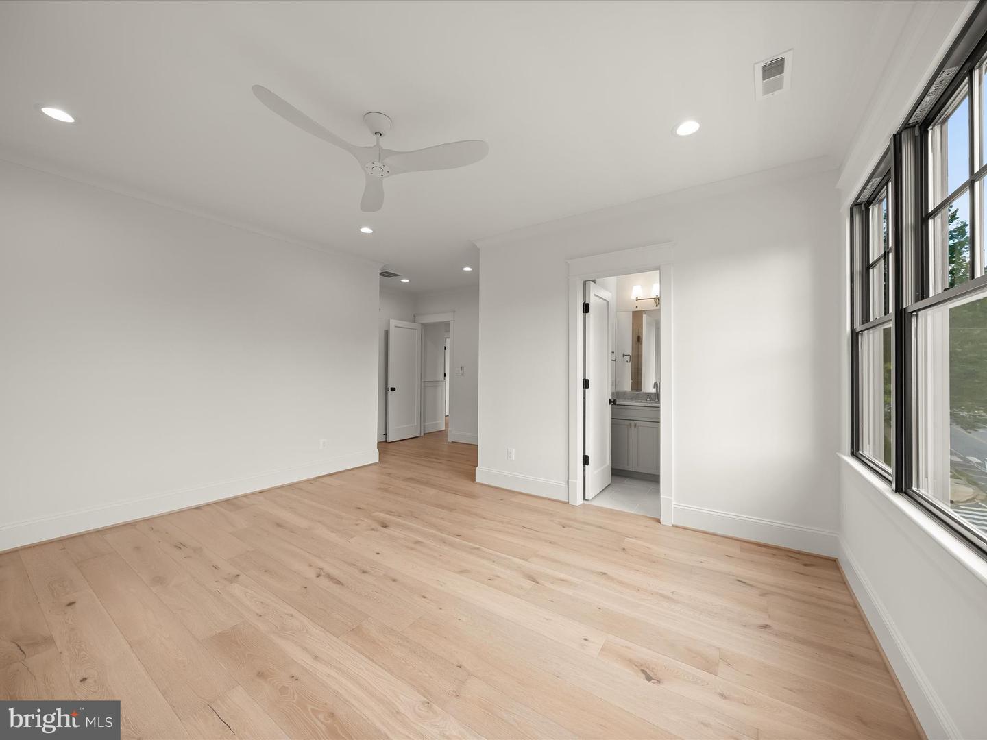 2951 N NOTTINGHAM ST, ARLINGTON, Virginia 22207, 6 Bedrooms Bedrooms, ,6 BathroomsBathrooms,Residential,For sale,2951 N NOTTINGHAM ST,VAAR2055194 MLS # VAAR2055194