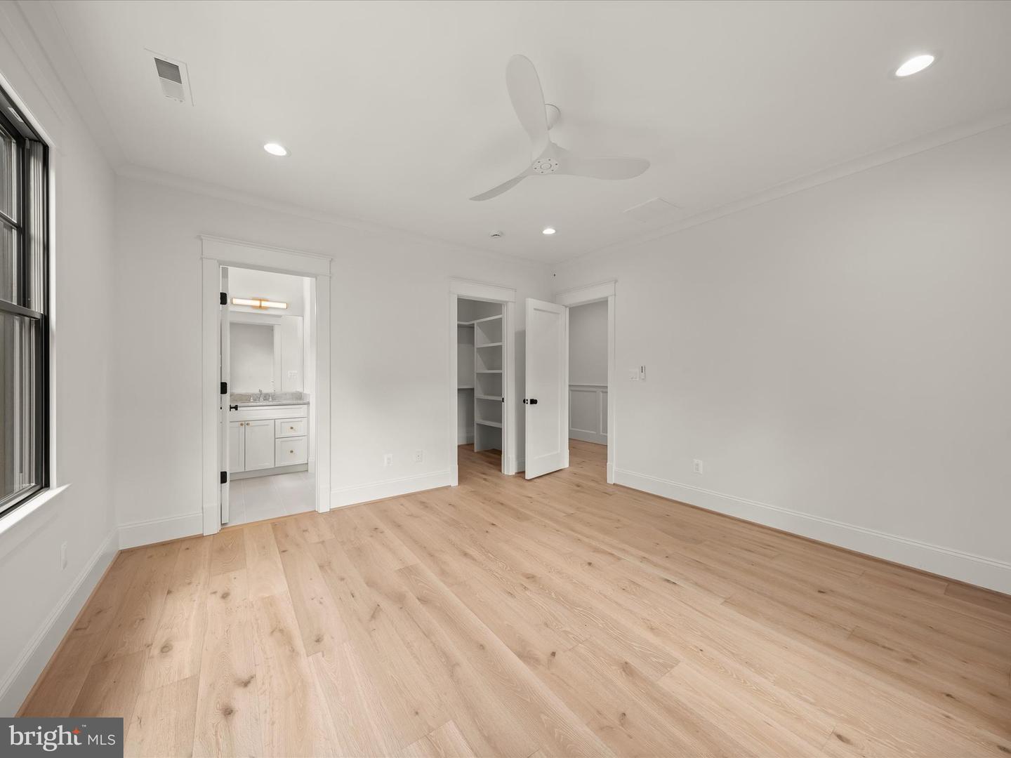 2951 N NOTTINGHAM ST, ARLINGTON, Virginia 22207, 6 Bedrooms Bedrooms, ,6 BathroomsBathrooms,Residential,For sale,2951 N NOTTINGHAM ST,VAAR2055194 MLS # VAAR2055194