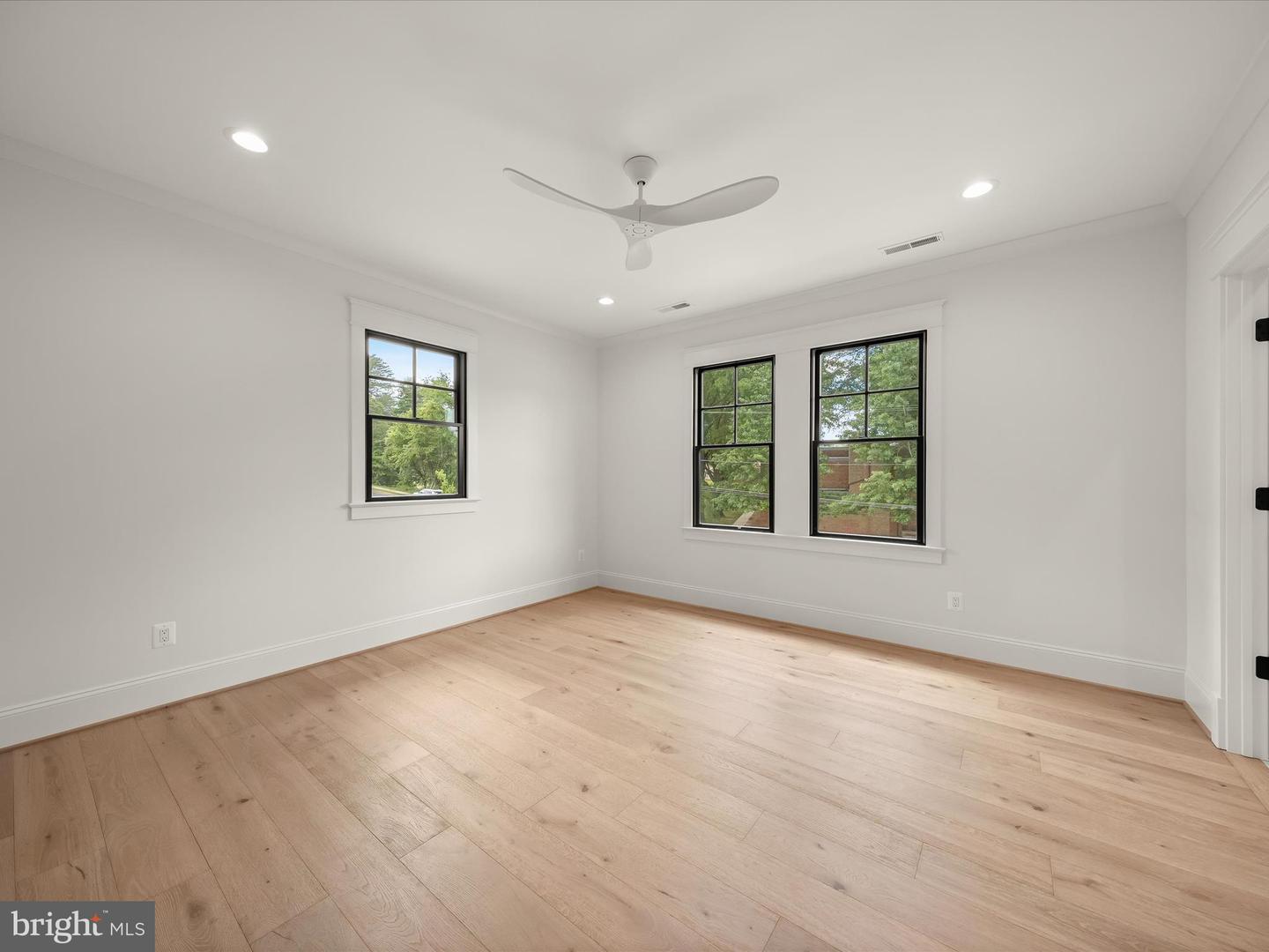 2951 N NOTTINGHAM ST, ARLINGTON, Virginia 22207, 6 Bedrooms Bedrooms, ,6 BathroomsBathrooms,Residential,For sale,2951 N NOTTINGHAM ST,VAAR2055194 MLS # VAAR2055194