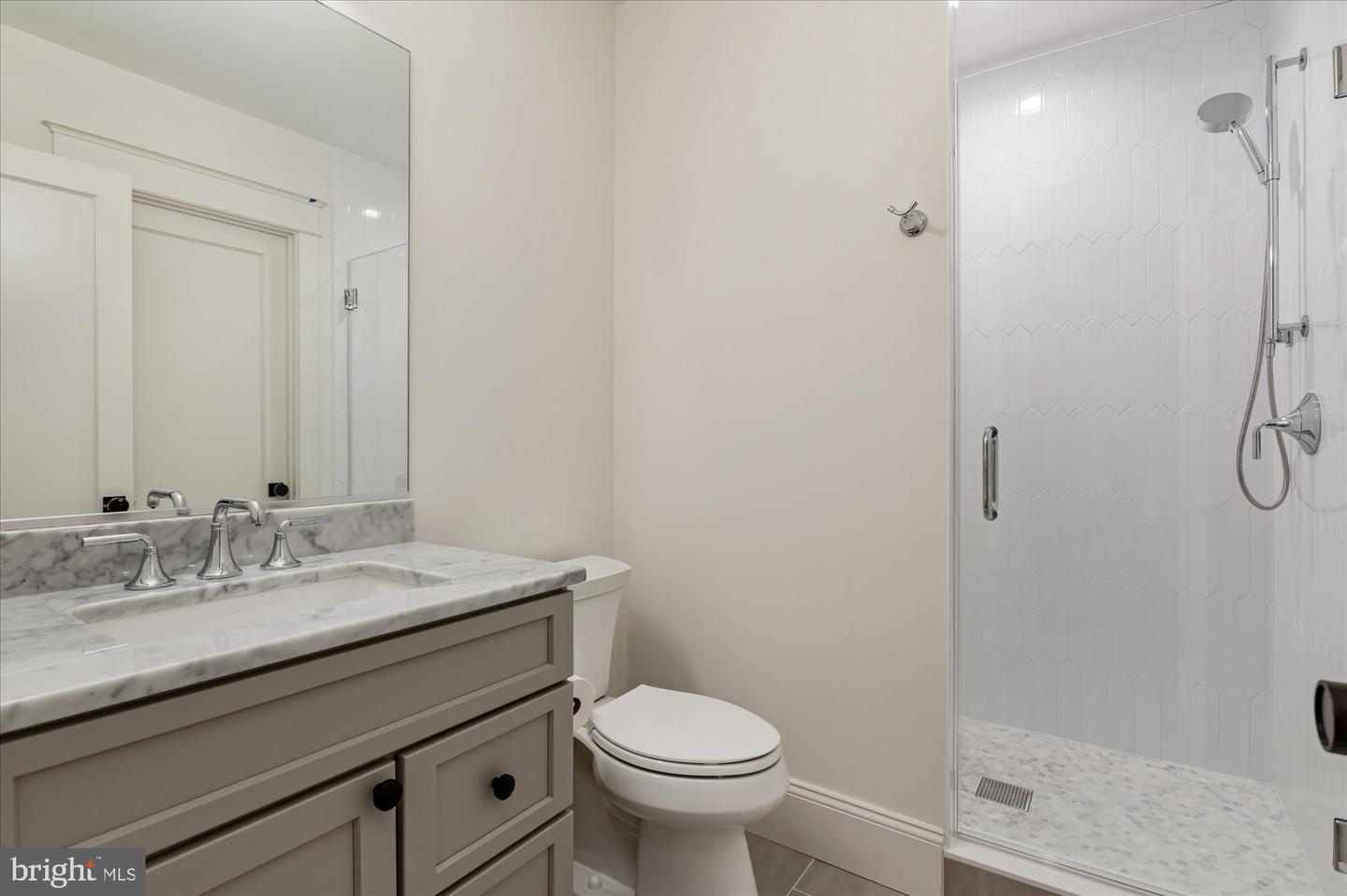 2951 N NOTTINGHAM ST, ARLINGTON, Virginia 22207, 6 Bedrooms Bedrooms, ,6 BathroomsBathrooms,Residential,For sale,2951 N NOTTINGHAM ST,VAAR2055194 MLS # VAAR2055194