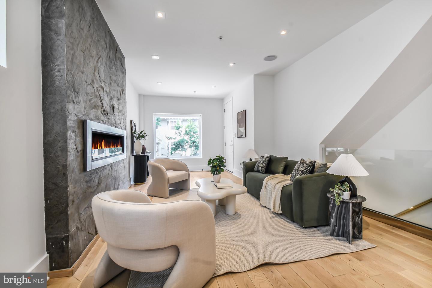 2515 ONTARIO RD NW #1, WASHINGTON, District Of Columbia 20009, 3 Bedrooms Bedrooms, ,2 BathroomsBathrooms,Residential,For sale,2515 ONTARIO RD NW #1,DCDC2195942 MLS # DCDC2195942