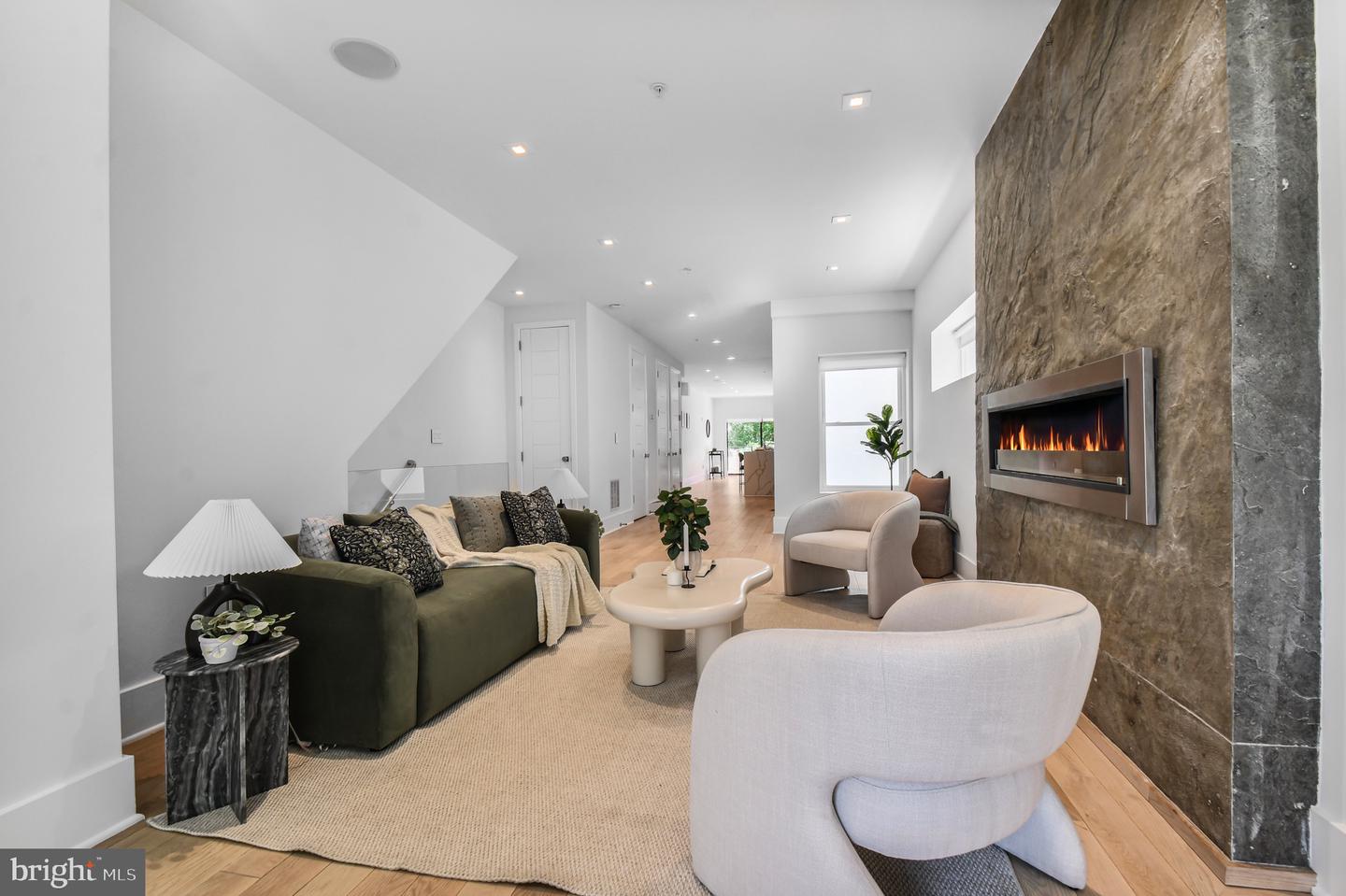 2515 ONTARIO RD NW #1, WASHINGTON, District Of Columbia 20009, 3 Bedrooms Bedrooms, ,2 BathroomsBathrooms,Residential,For sale,2515 ONTARIO RD NW #1,DCDC2195942 MLS # DCDC2195942