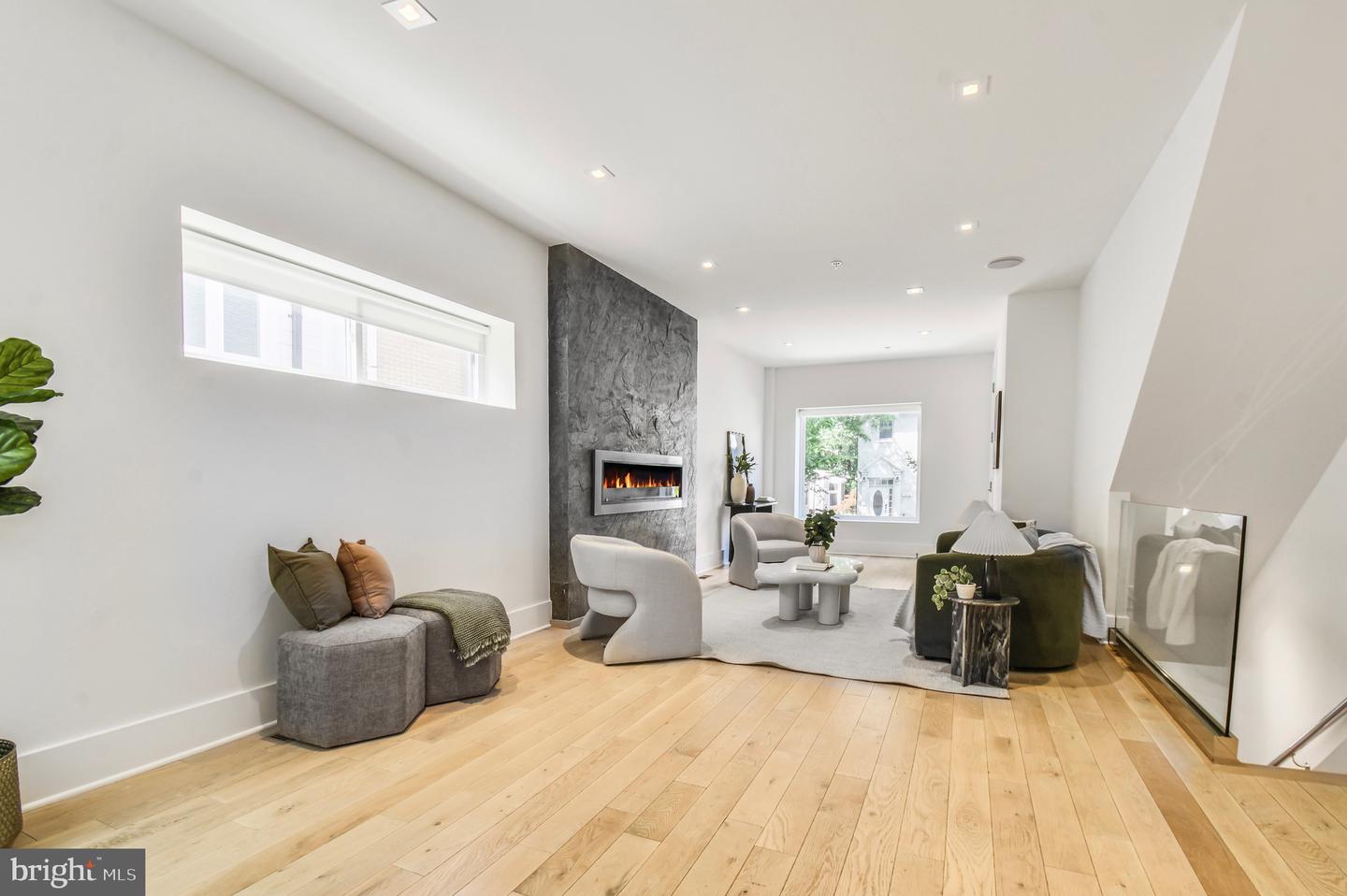 2515 ONTARIO RD NW #1, WASHINGTON, District Of Columbia 20009, 3 Bedrooms Bedrooms, ,2 BathroomsBathrooms,Residential,For sale,2515 ONTARIO RD NW #1,DCDC2195942 MLS # DCDC2195942