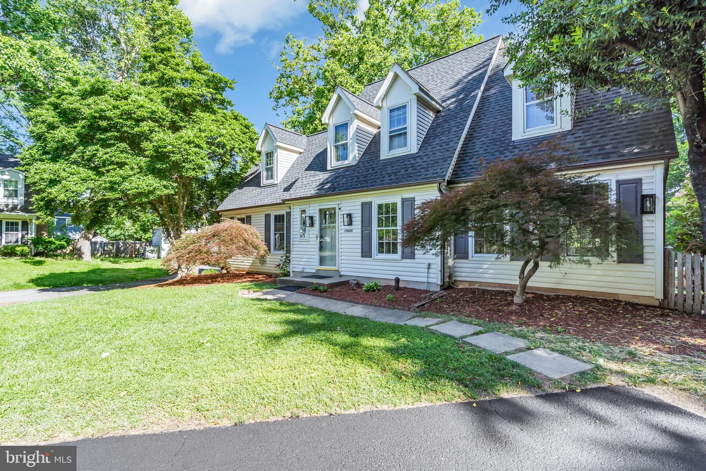 13634 POPLAR TREE RD, CHANTILLY, Virginia 20151, 5 Bedrooms Bedrooms, ,3 BathroomsBathrooms,Residential,For sale,13634 POPLAR TREE RD,VAFX2238836 MLS # VAFX2238836