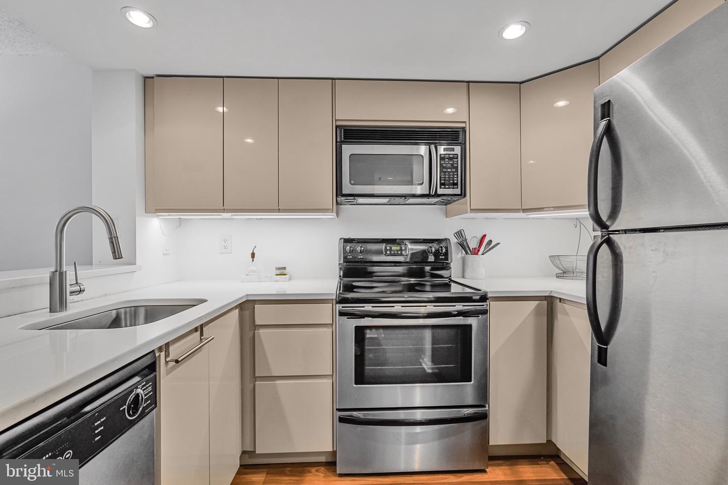 801 PENNSYLVANIA AVE NW #1125, WASHINGTON, District Of Columbia 20004, 1 Bedroom Bedrooms, ,1 BathroomBathrooms,Residential,For sale,801 PENNSYLVANIA AVE NW #1125,DCDC2200538 MLS # DCDC2200538