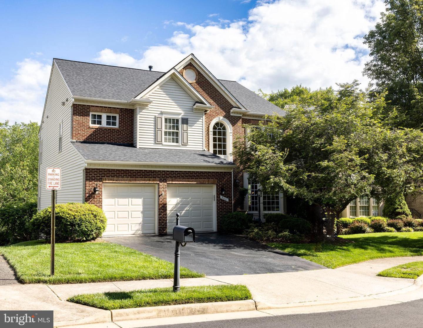 8621 JAMES CREEK DR, SPRINGFIELD, Virginia 22152, 5 Bedrooms Bedrooms, ,4 BathroomsBathrooms,Residential,For sale,8621 JAMES CREEK DR,VAFX2240910 MLS # VAFX2240910