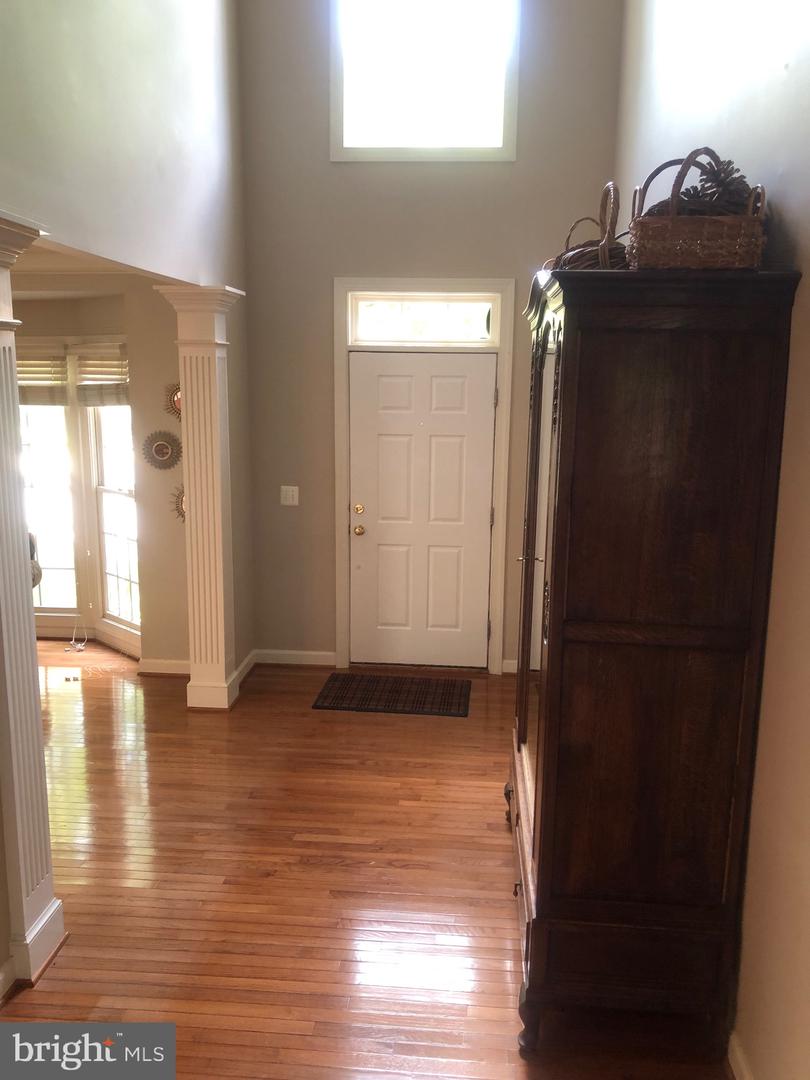 8621 JAMES CREEK DR, SPRINGFIELD, Virginia 22152, 5 Bedrooms Bedrooms, ,4 BathroomsBathrooms,Residential,For sale,8621 JAMES CREEK DR,VAFX2240910 MLS # VAFX2240910