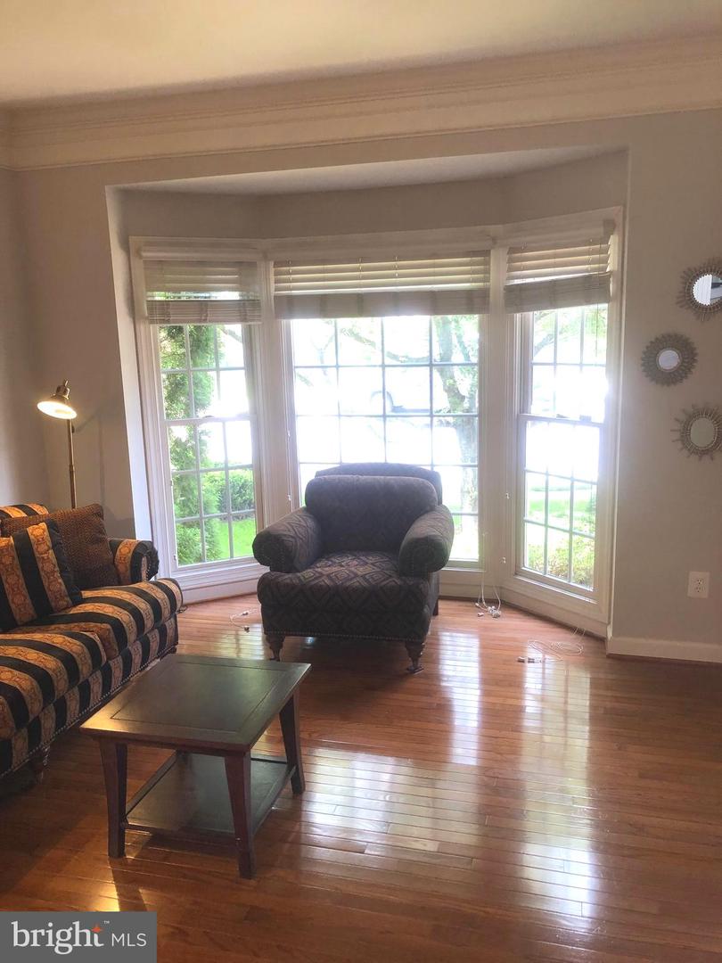 8621 JAMES CREEK DR, SPRINGFIELD, Virginia 22152, 5 Bedrooms Bedrooms, ,4 BathroomsBathrooms,Residential,For sale,8621 JAMES CREEK DR,VAFX2240910 MLS # VAFX2240910