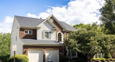 8621 JAMES CREEK DR, SPRINGFIELD, Virginia 22152, 5 Bedrooms Bedrooms, ,4 BathroomsBathrooms,Residential,For sale,8621 JAMES CREEK DR,VAFX2240910 MLS # VAFX2240910