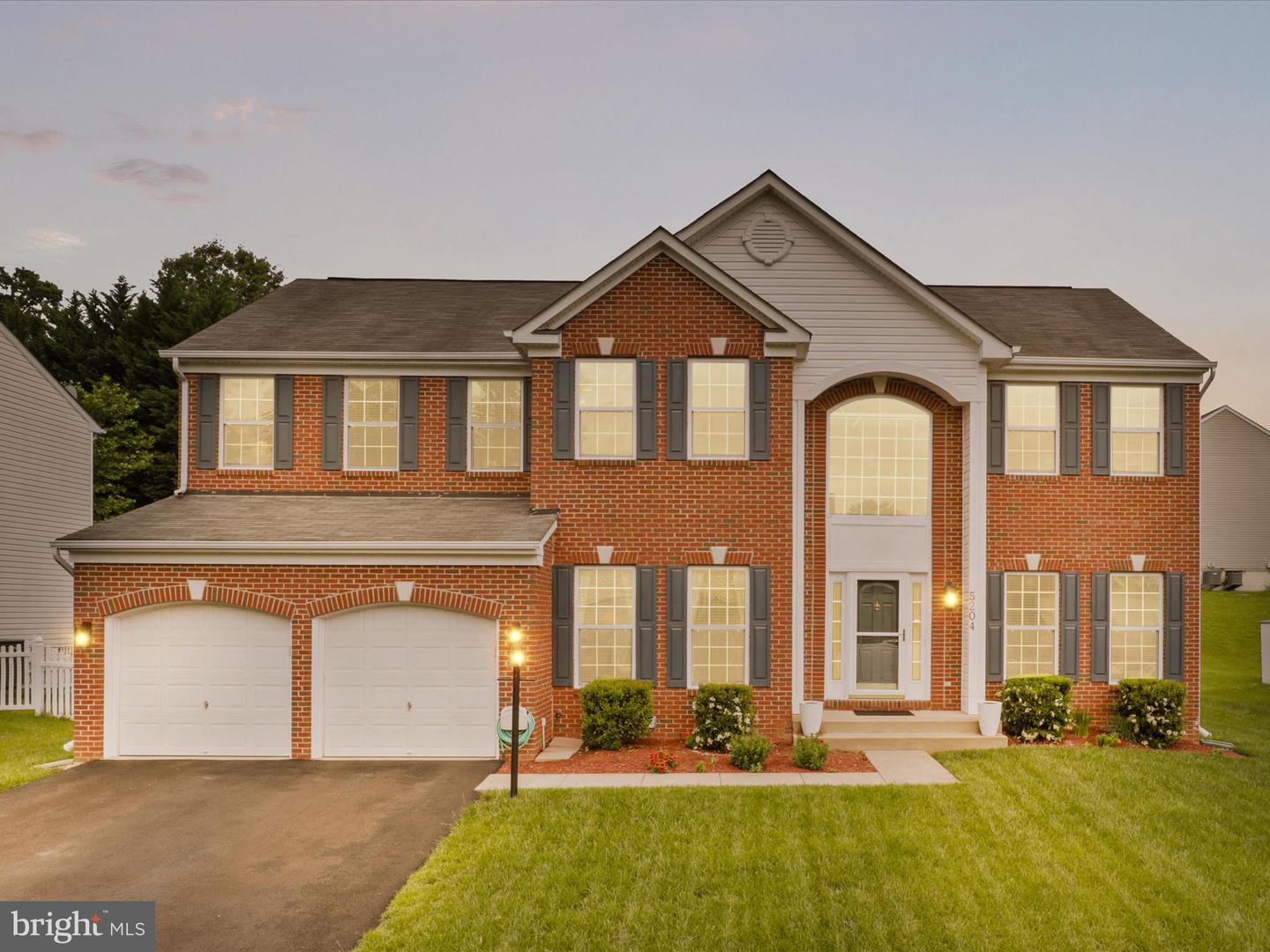 5204 SPANISH DOLLAR CT, WOODBRIDGE, Virginia 22193, 4 Bedrooms Bedrooms, ,3 BathroomsBathrooms,Residential,For sale,5204 SPANISH DOLLAR CT,VAPW2095012 MLS # VAPW2095012