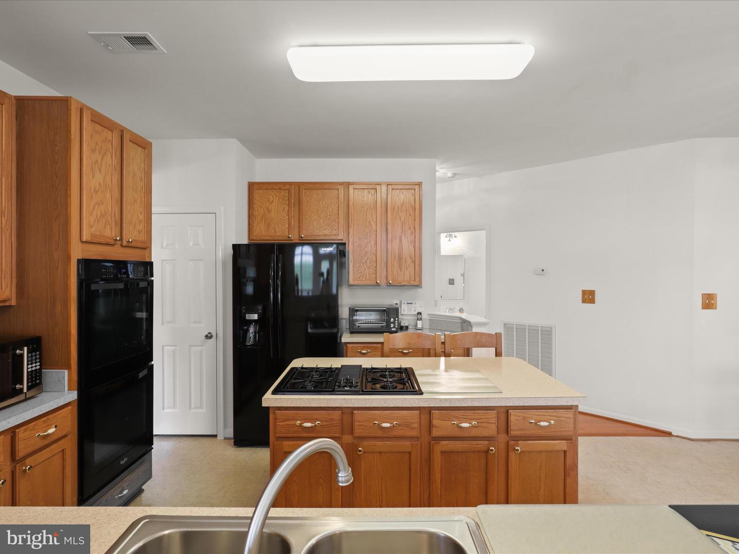 5204 SPANISH DOLLAR CT, WOODBRIDGE, Virginia 22193, 4 Bedrooms Bedrooms, ,3 BathroomsBathrooms,Residential,For sale,5204 SPANISH DOLLAR CT,VAPW2095012 MLS # VAPW2095012