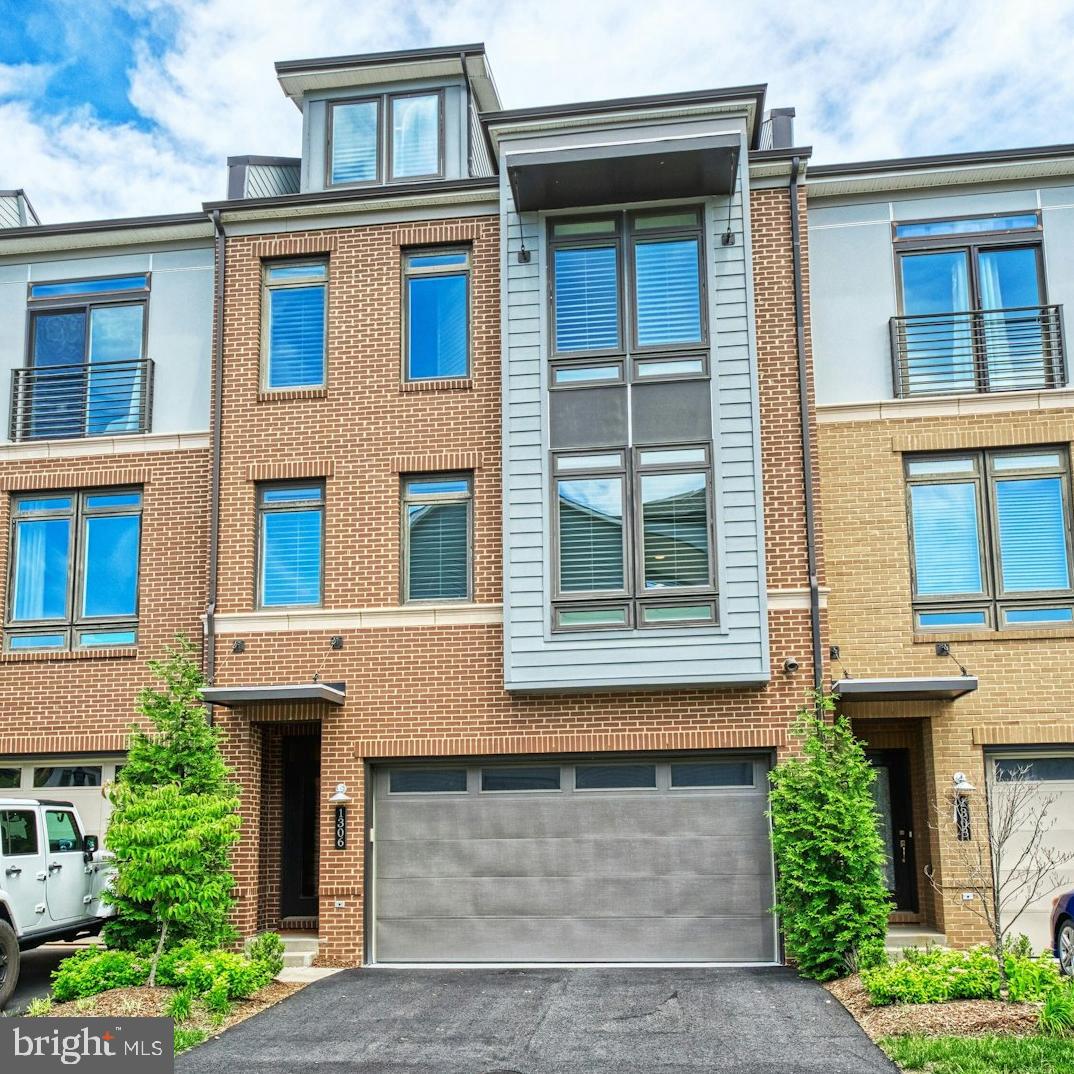 1306 WHITE FELDSPAR TER SE, LEESBURG, Virginia 20175, 4 Bedrooms Bedrooms, ,4 BathroomsBathrooms,Residential,For sale,1306 WHITE FELDSPAR TER SE,VALO2097278 MLS # VALO2097278
