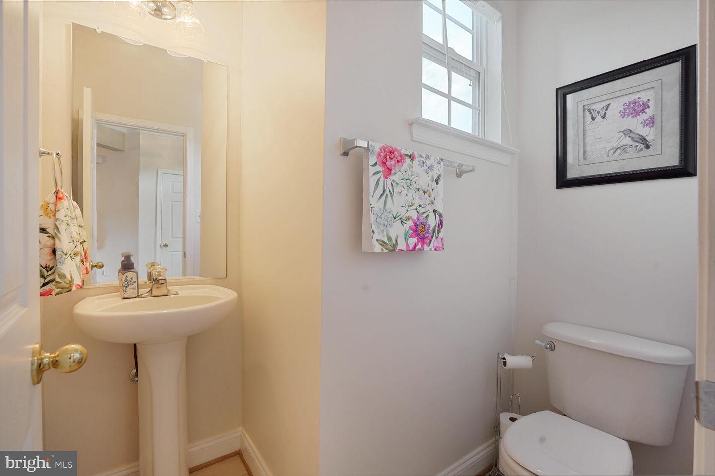401 YORKSHIRE RIDGE CT, PURCELLVILLE, Virginia 20132, 3 Bedrooms Bedrooms, ,3 BathroomsBathrooms,Residential,For sale,401 YORKSHIRE RIDGE CT,VALO2097408 MLS # VALO2097408