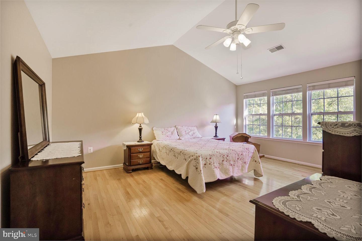 401 YORKSHIRE RIDGE CT, PURCELLVILLE, Virginia 20132, 3 Bedrooms Bedrooms, ,3 BathroomsBathrooms,Residential,For sale,401 YORKSHIRE RIDGE CT,VALO2097408 MLS # VALO2097408