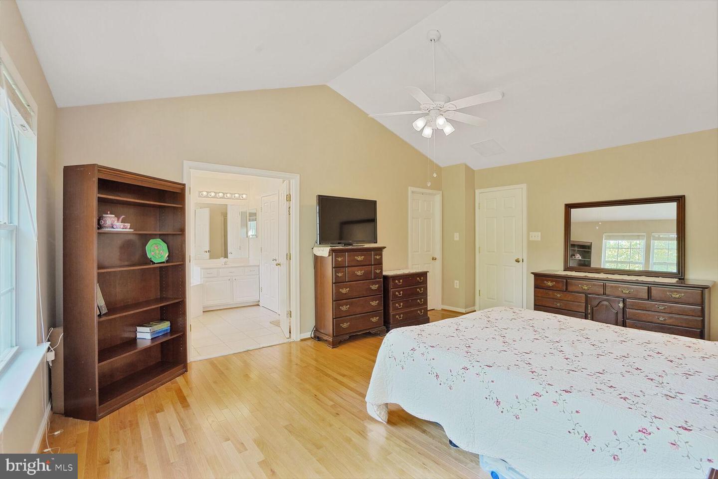 401 YORKSHIRE RIDGE CT, PURCELLVILLE, Virginia 20132, 3 Bedrooms Bedrooms, ,3 BathroomsBathrooms,Residential,For sale,401 YORKSHIRE RIDGE CT,VALO2097408 MLS # VALO2097408