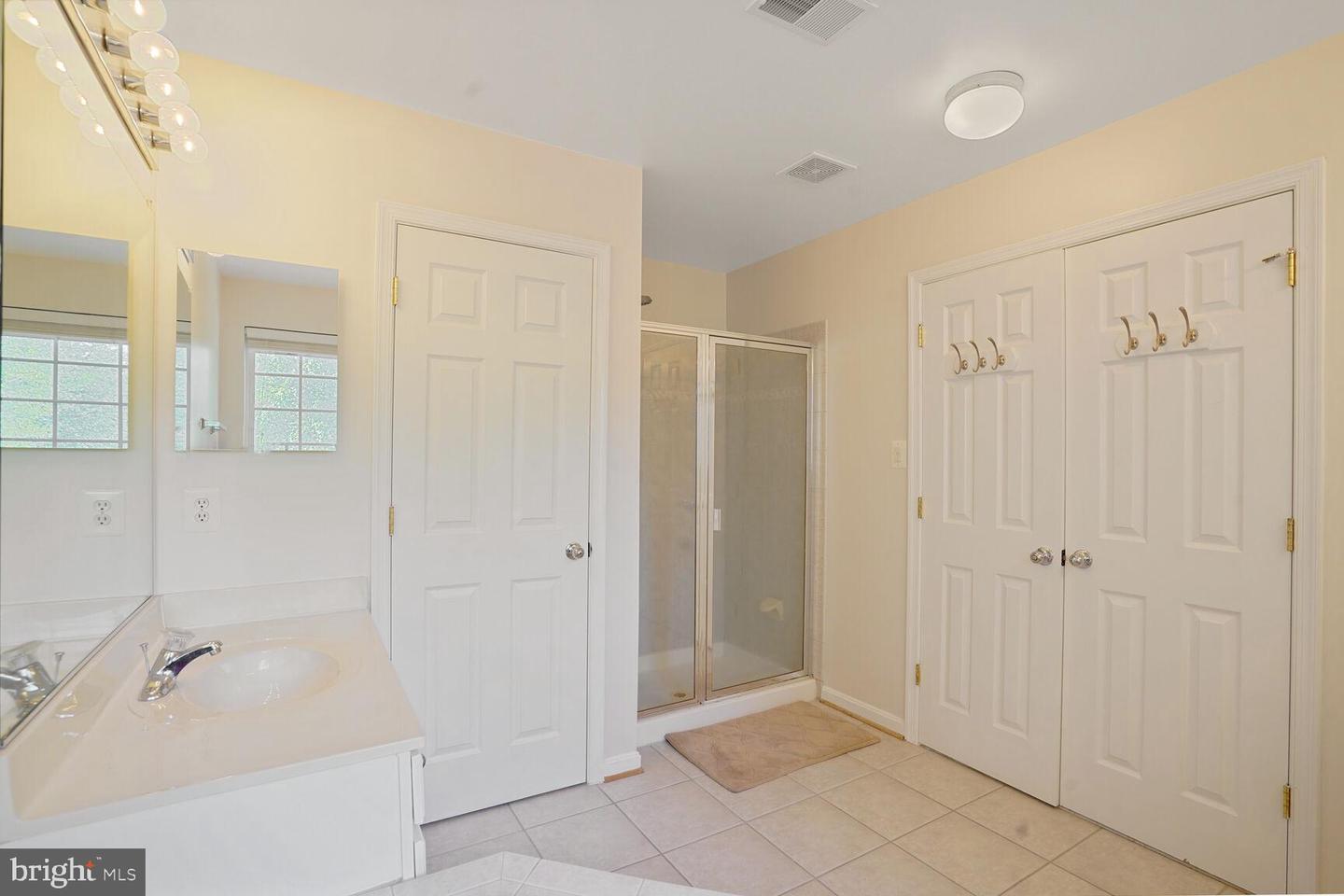 401 YORKSHIRE RIDGE CT, PURCELLVILLE, Virginia 20132, 3 Bedrooms Bedrooms, ,3 BathroomsBathrooms,Residential,For sale,401 YORKSHIRE RIDGE CT,VALO2097408 MLS # VALO2097408