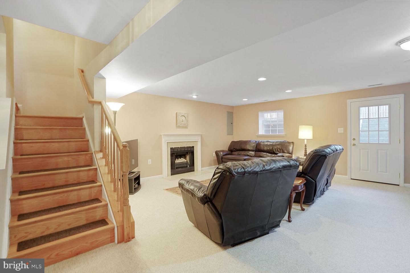 401 YORKSHIRE RIDGE CT, PURCELLVILLE, Virginia 20132, 3 Bedrooms Bedrooms, ,3 BathroomsBathrooms,Residential,For sale,401 YORKSHIRE RIDGE CT,VALO2097408 MLS # VALO2097408
