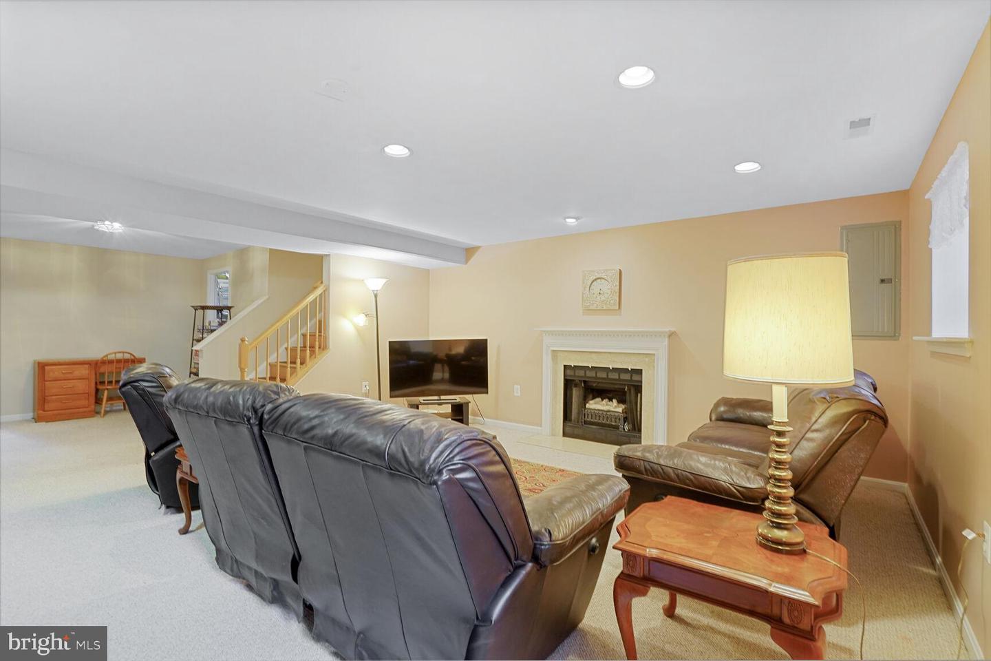 401 YORKSHIRE RIDGE CT, PURCELLVILLE, Virginia 20132, 3 Bedrooms Bedrooms, ,3 BathroomsBathrooms,Residential,For sale,401 YORKSHIRE RIDGE CT,VALO2097408 MLS # VALO2097408