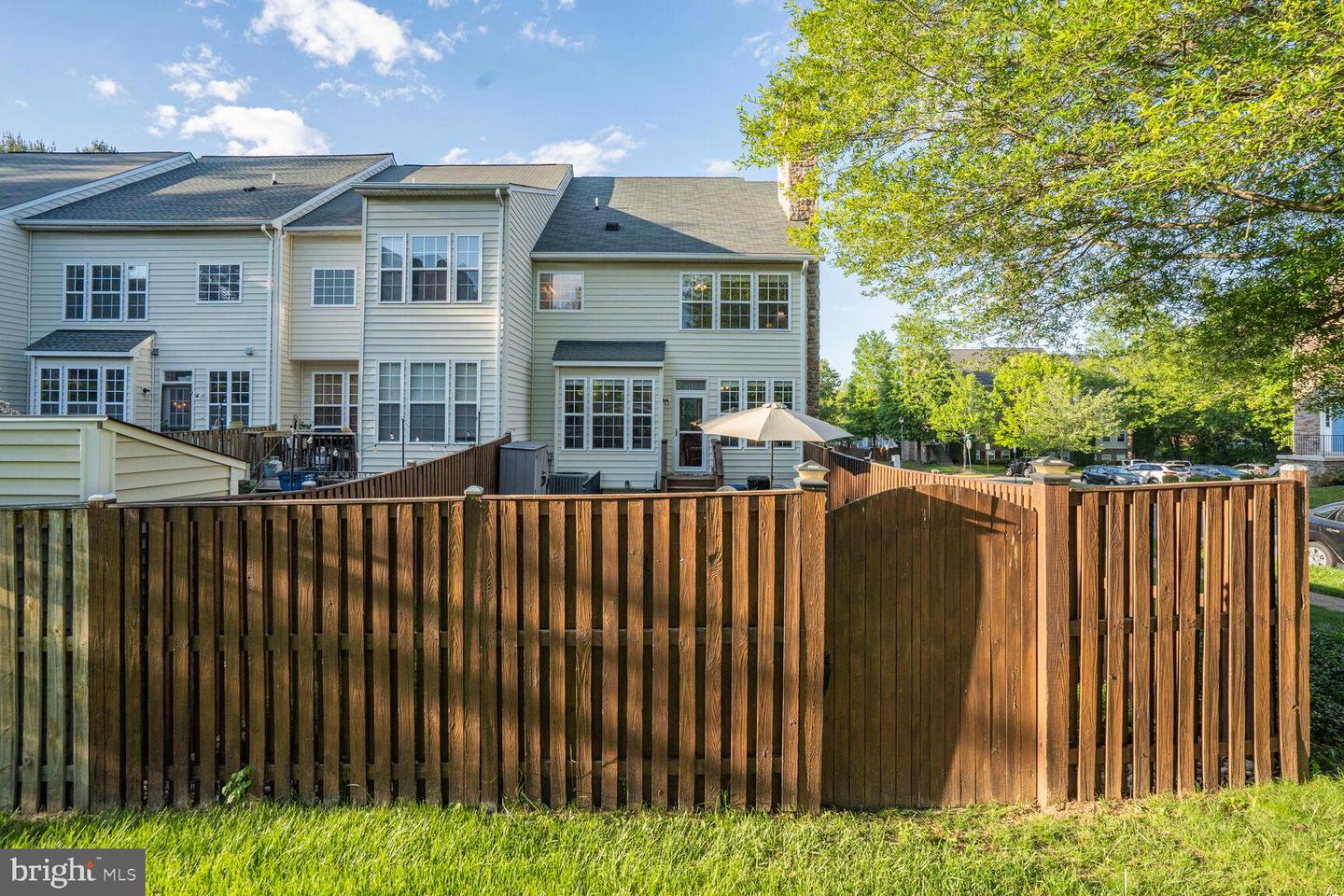 401 YORKSHIRE RIDGE CT, PURCELLVILLE, Virginia 20132, 3 Bedrooms Bedrooms, ,3 BathroomsBathrooms,Residential,For sale,401 YORKSHIRE RIDGE CT,VALO2097408 MLS # VALO2097408